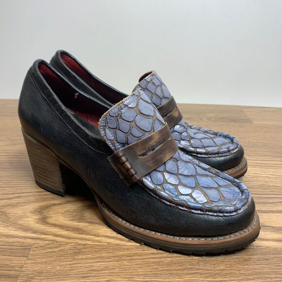 Women's Bristol Freebird Blue Snakeskin Print Leather Chunky Loafer Heels sz 10 - Picture 1 of 9